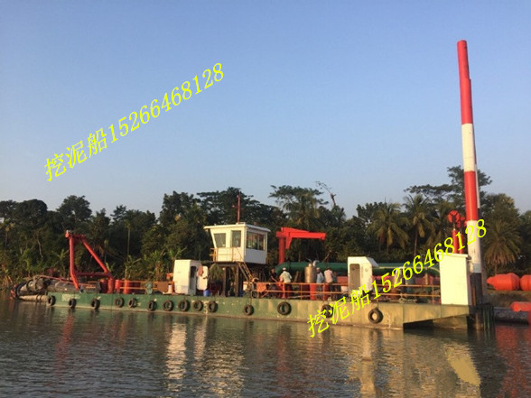 大型绞吸式挖泥船